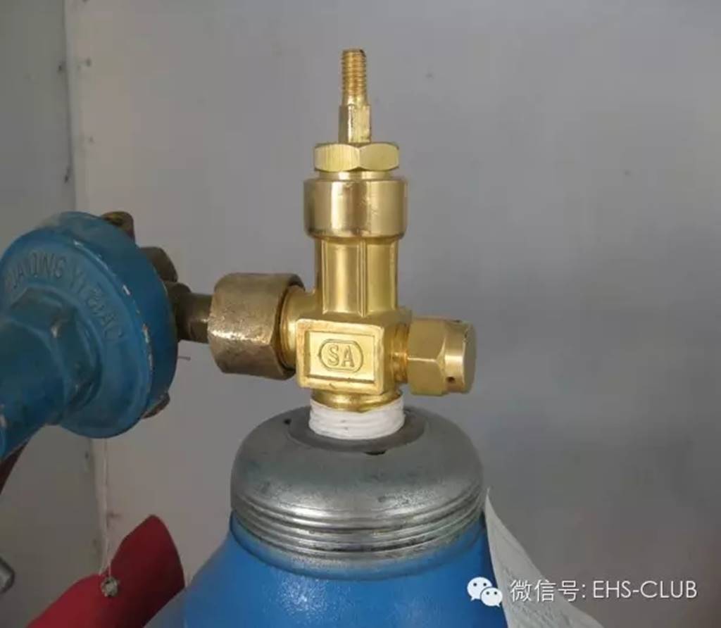 //zsc.zhibowm.com/financeIndex/ServletDownload?url=WEB-INF/upload/20170308/1488960355476.jpg
